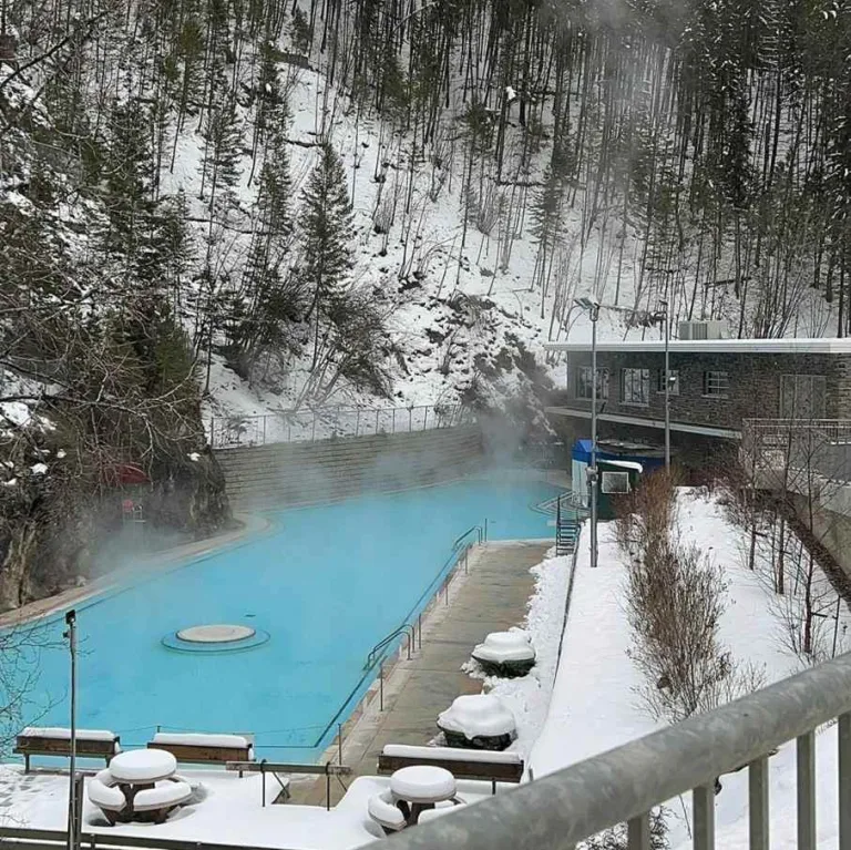 Radium Hot Springs