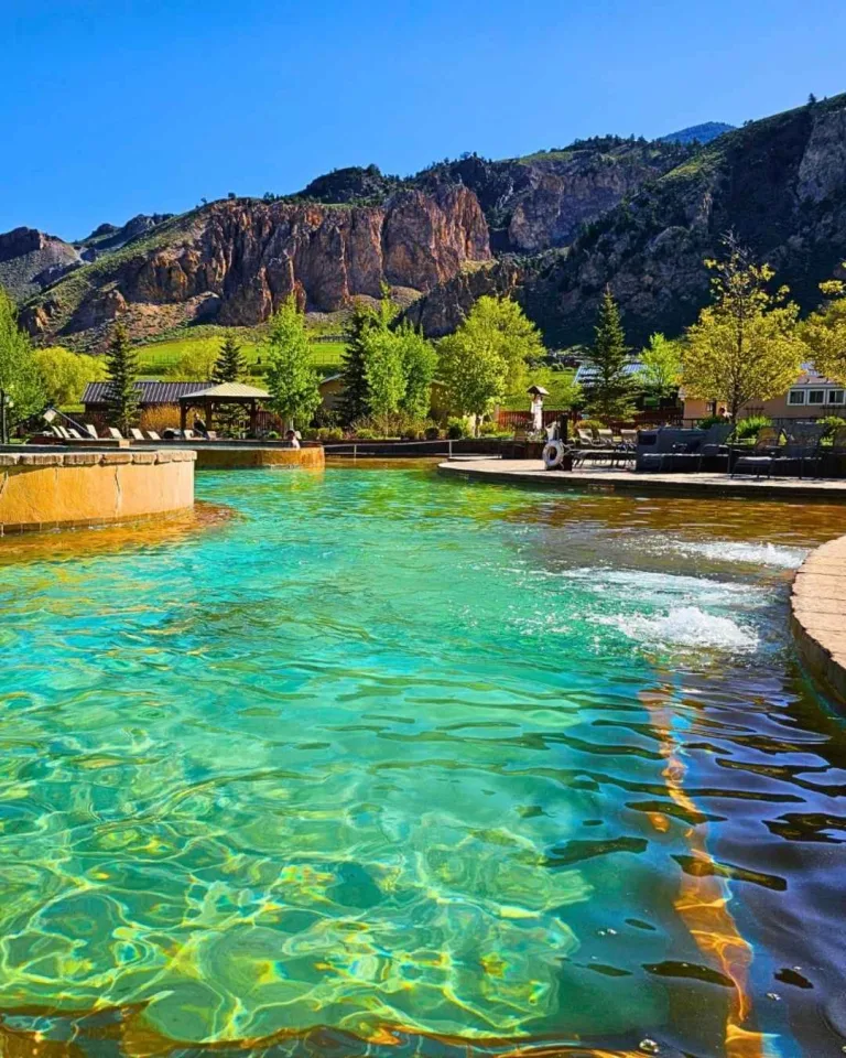 Yellowstone Hot Springs 8 - soakdestinations Yellowstone Hot Springs